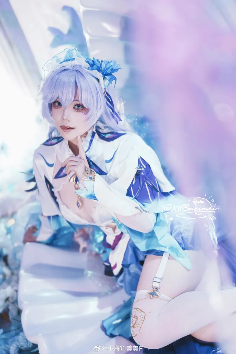 《鸣潮》坎特蕾拉cosplay展示