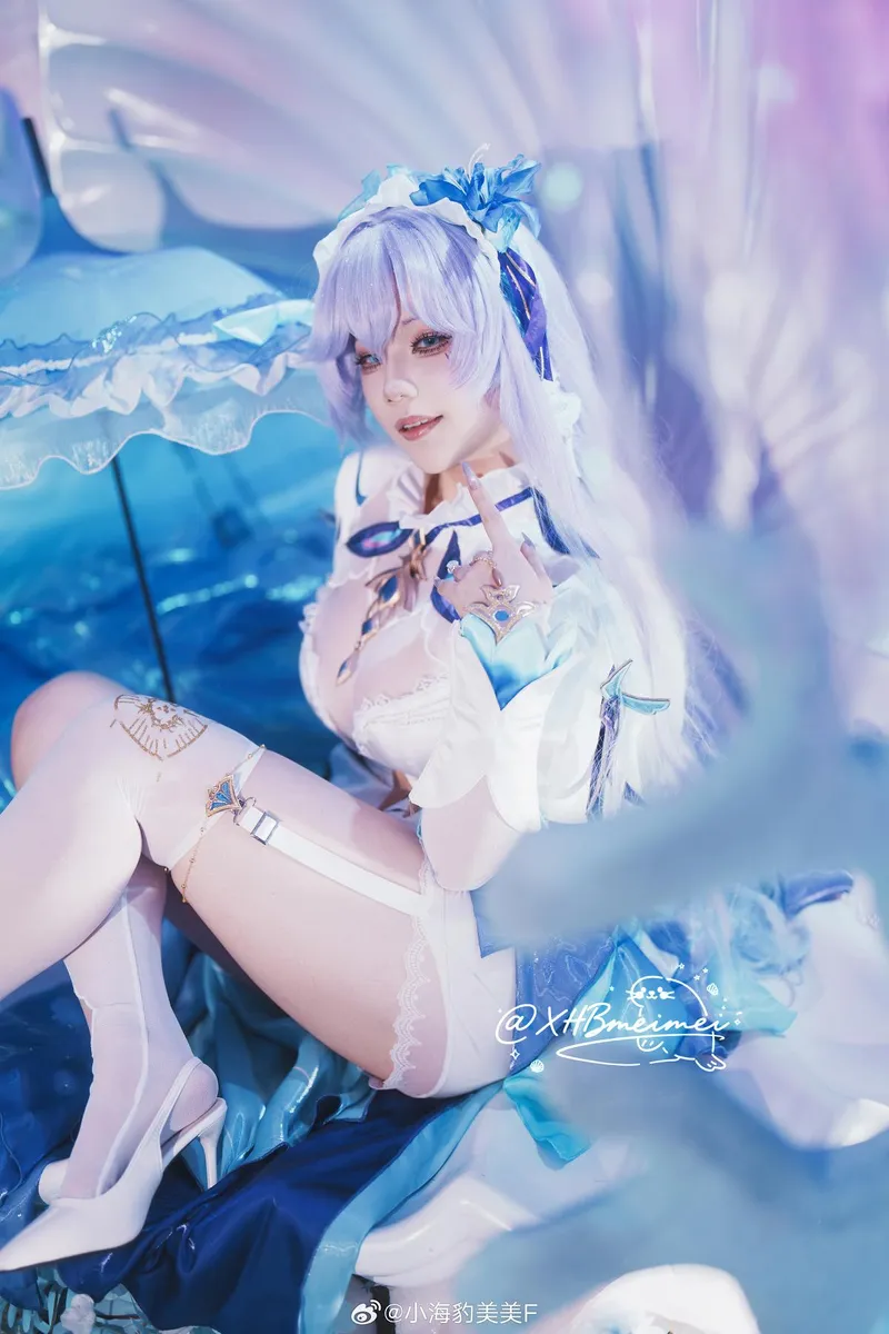 《鸣潮》坎特蕾拉cosplay展示-精美角色还原图集