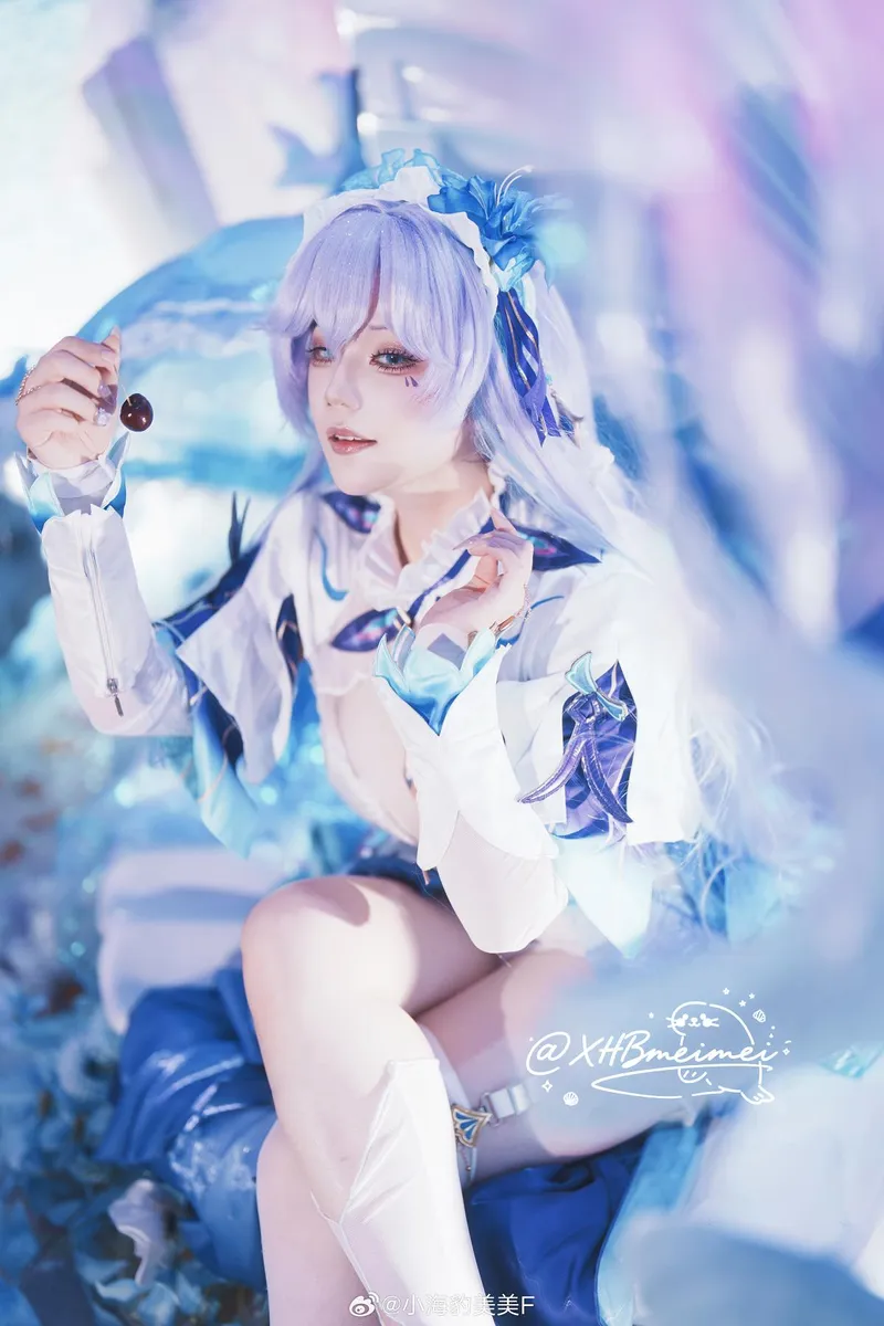 《鸣潮》坎特蕾拉cosplay展示