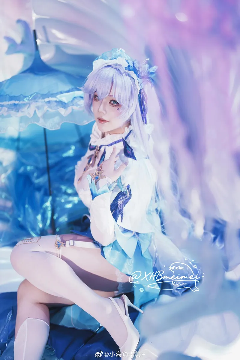 《鸣潮》坎特蕾拉cosplay展示