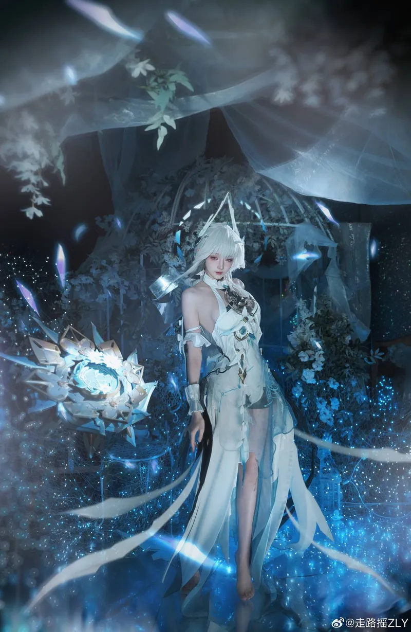 《战双帕弥什》丽芙Cosplay展示