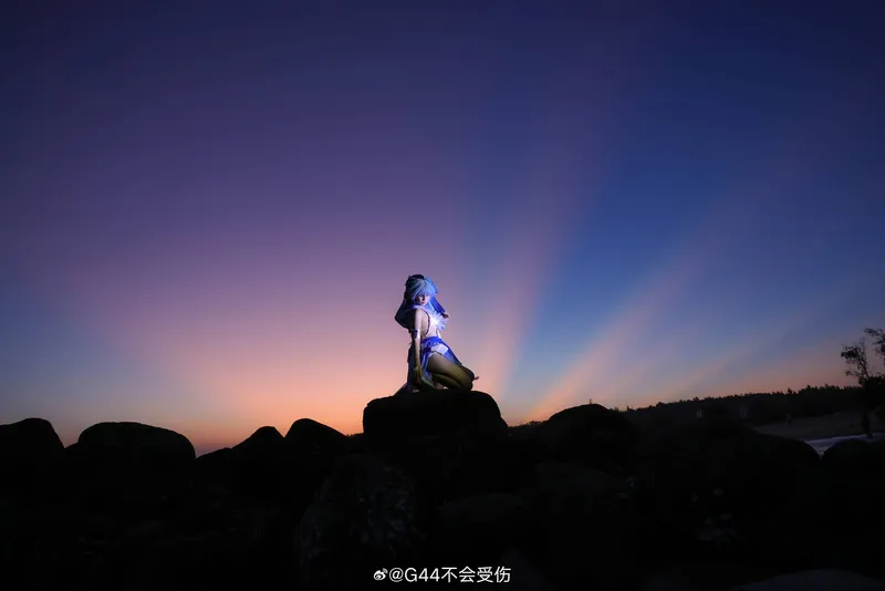 《鸣潮》守岸人Cosplay展示