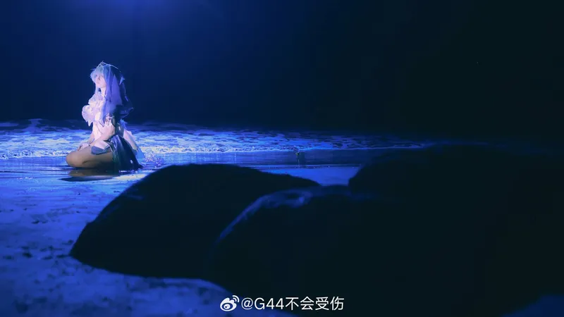 《鸣潮》守岸人Cosplay展示