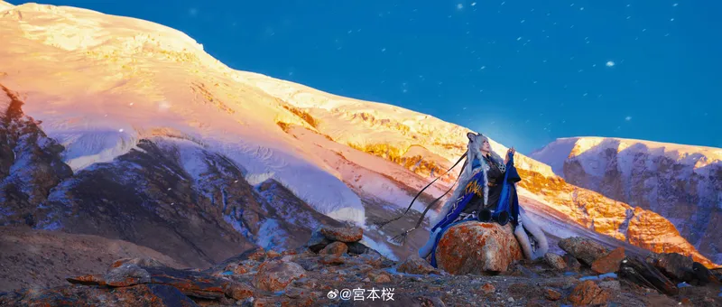 《明日方舟》圣聆初雪cosplay展示