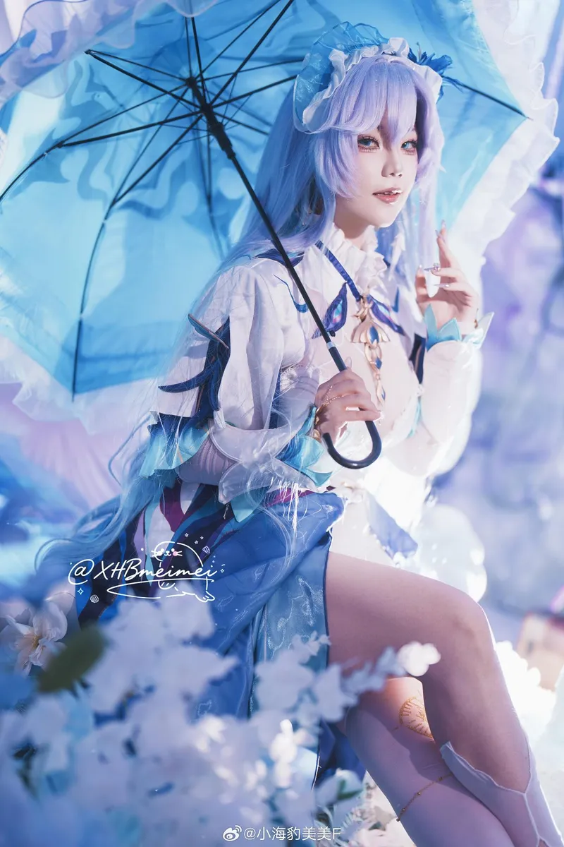 《鸣潮》坎特蕾拉cosplay展示