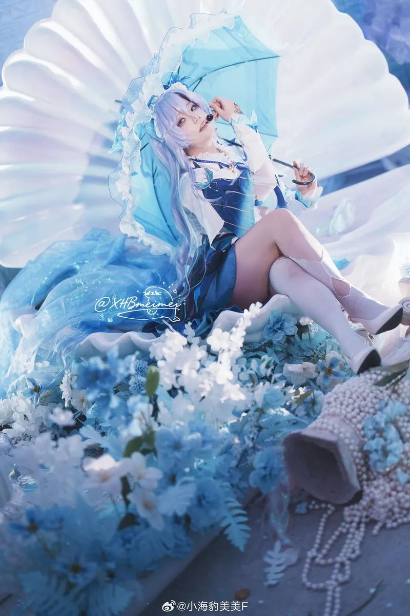 《鸣潮》坎特蕾拉cosplay展示