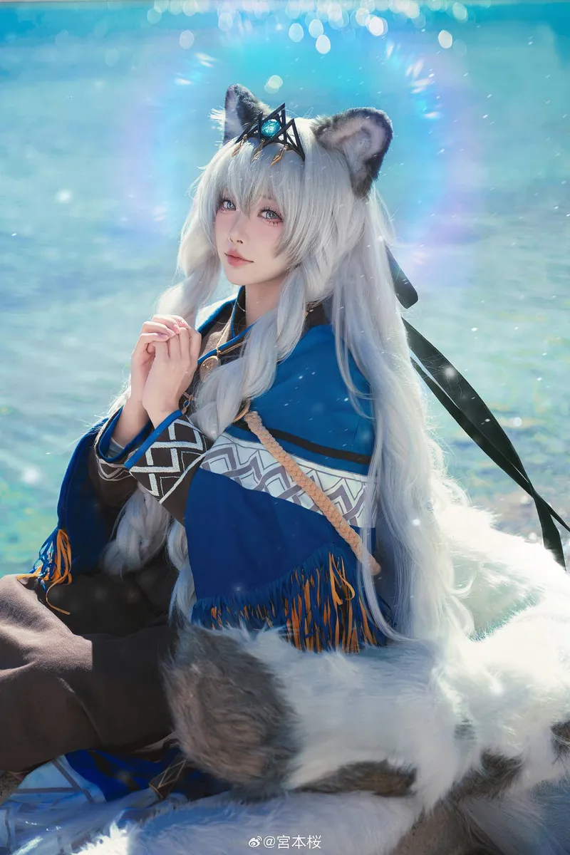 《明日方舟》圣聆初雪cosplay展示