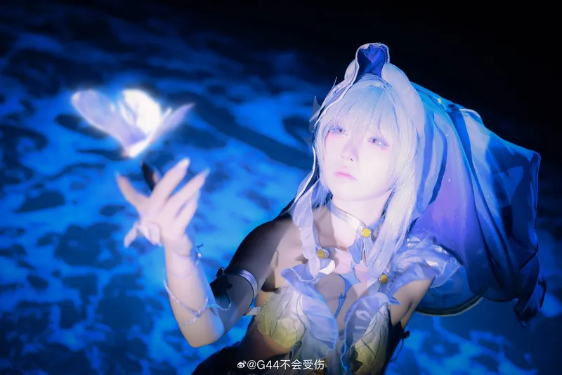 《鸣潮》守岸人Cosplay展示