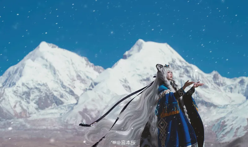 《明日方舟》圣聆初雪cosplay展示-精美角色还原