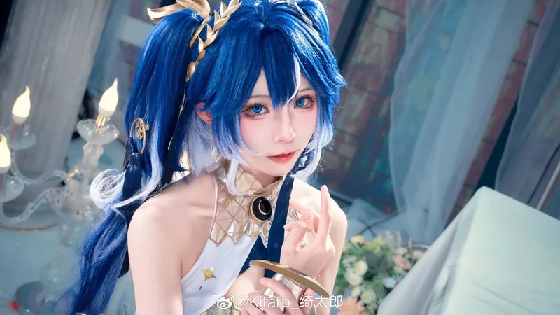 《鸣潮》尤诺Cosplay展示