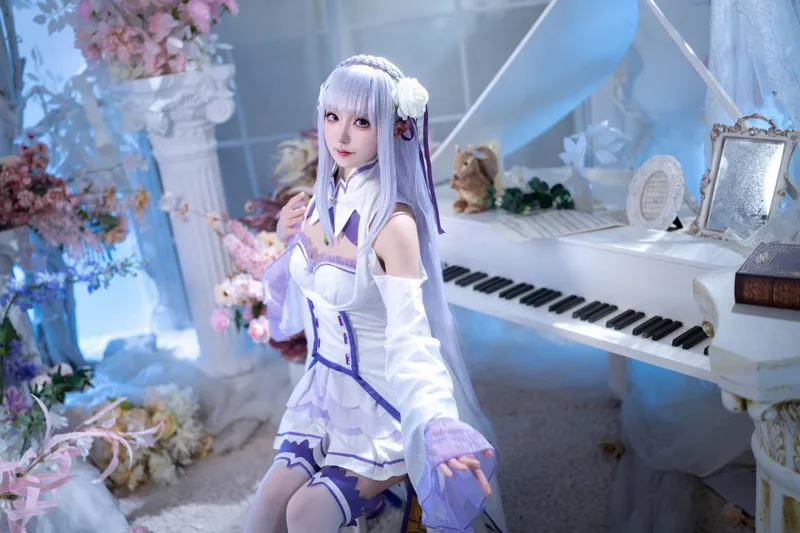 《Re:从零开始的异世界生活》爱蜜莉雅Cosplay展示