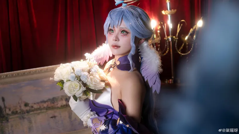 《崩坏星穹铁道》知更鸟Cosplay展示