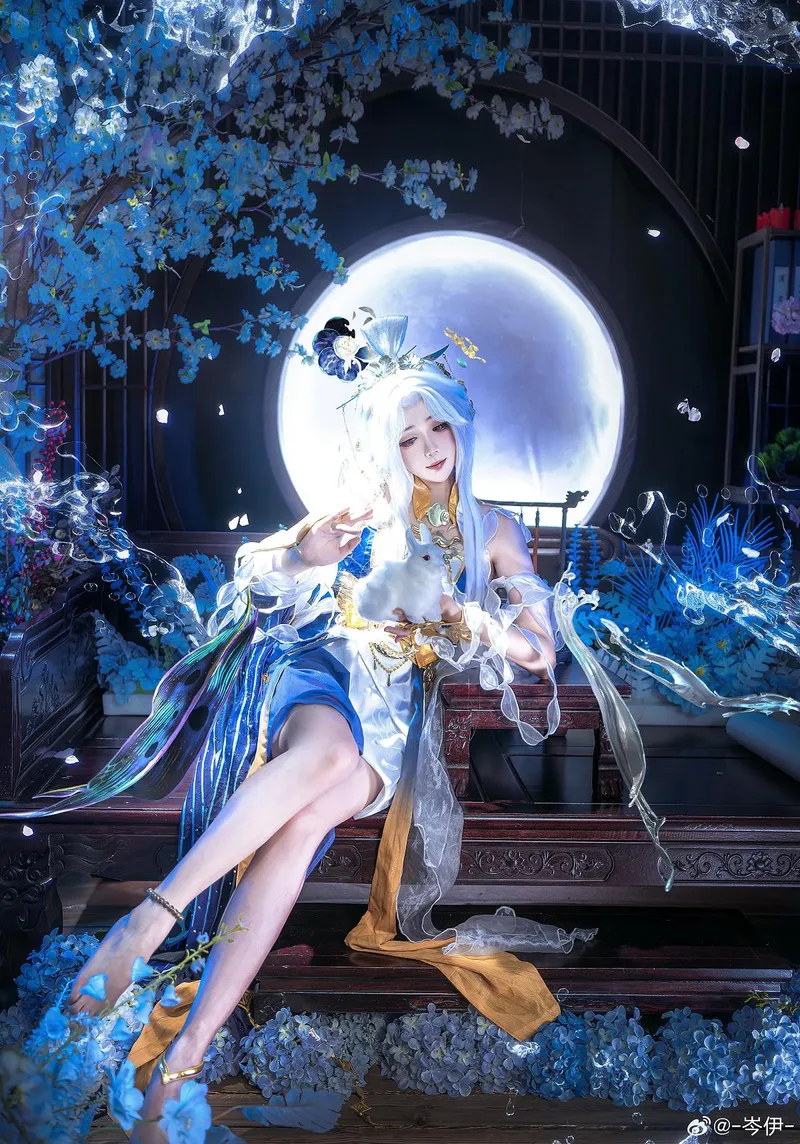 《王者荣耀》嫦娥cosplay展示