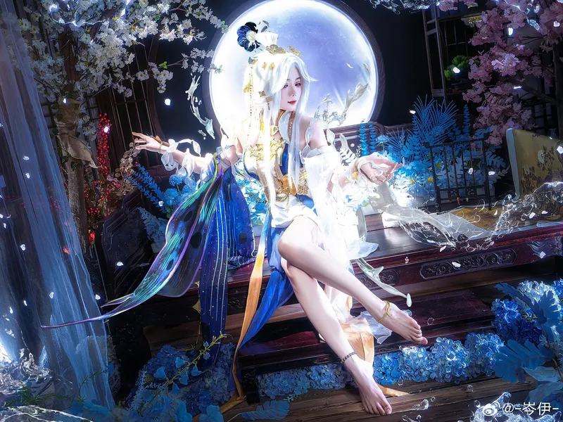 《王者荣耀》嫦娥cosplay展示