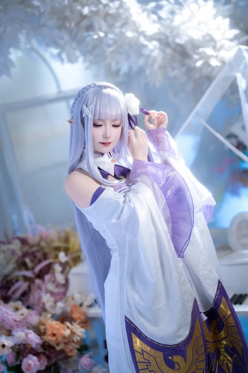 《Re:从零开始的异世界生活》爱蜜莉雅Cosplay展示