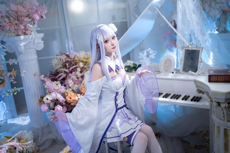 《Re:从零开始的异世界生活》爱蜜莉雅Cosplay展示