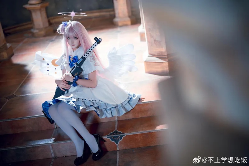 《蔚蓝档案》圣园未花cosplay展示