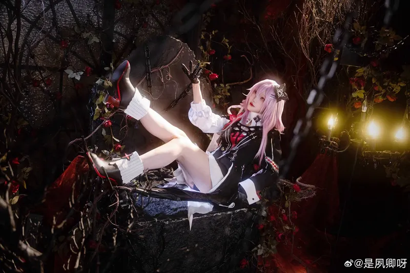 《崩坏星穹铁道》长夜月cosplay展示