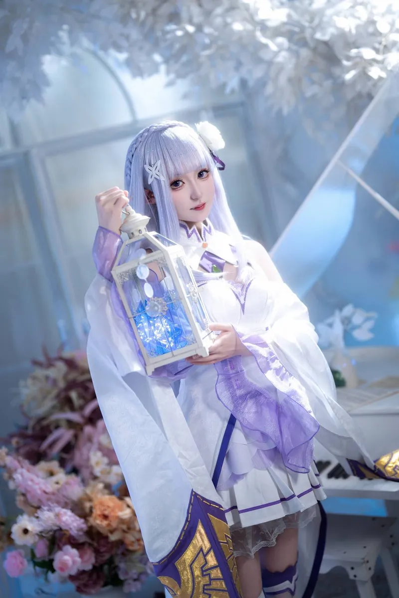 《Re:从零开始的异世界生活》爱蜜莉雅Cosplay展示