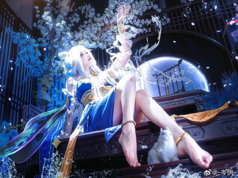 《王者荣耀》嫦娥cosplay展示