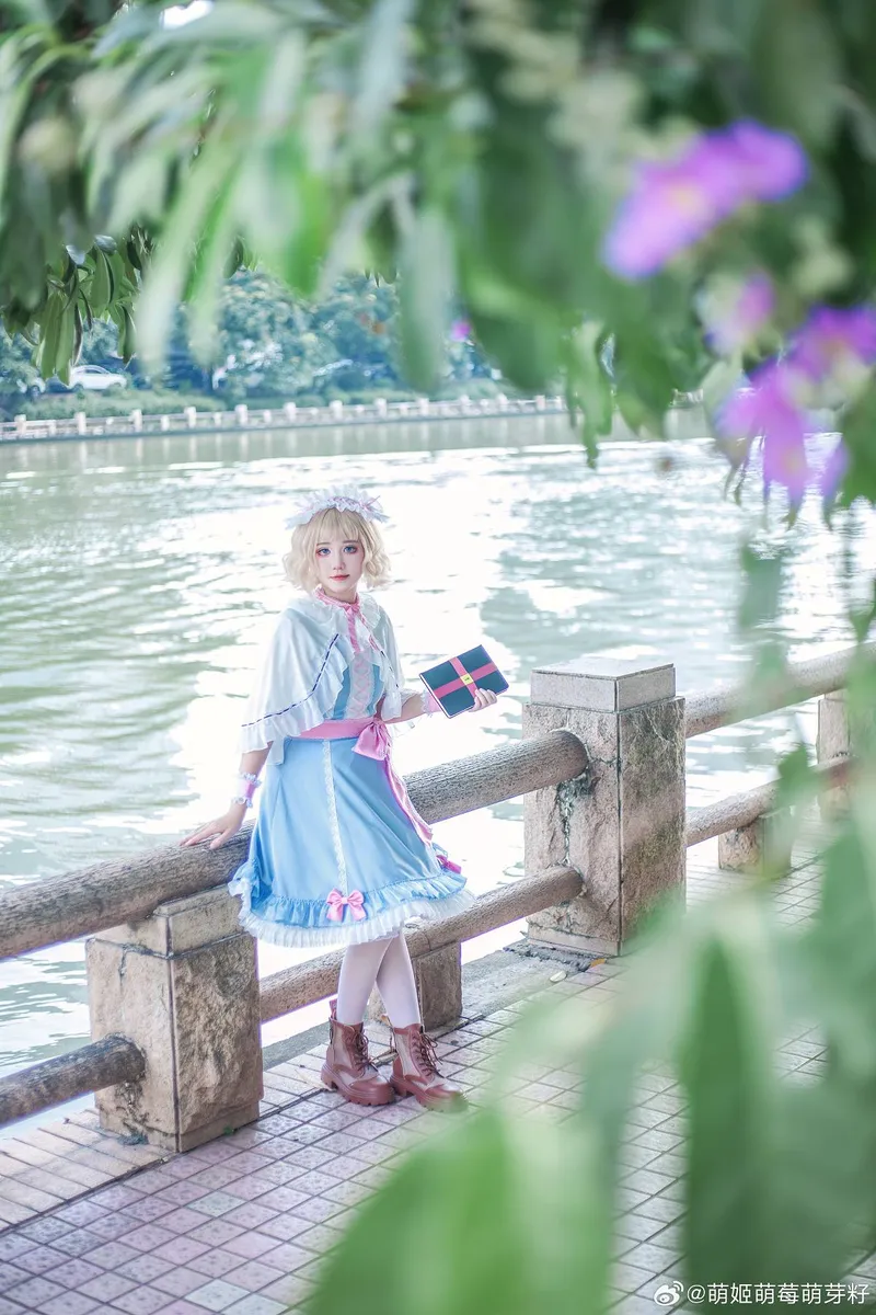 《东方Project》爱丽丝Cosplay展示