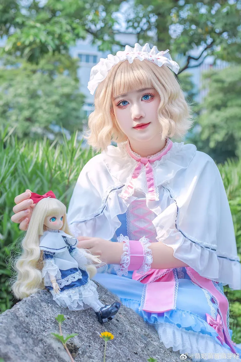 《东方Project》爱丽丝Cosplay展示