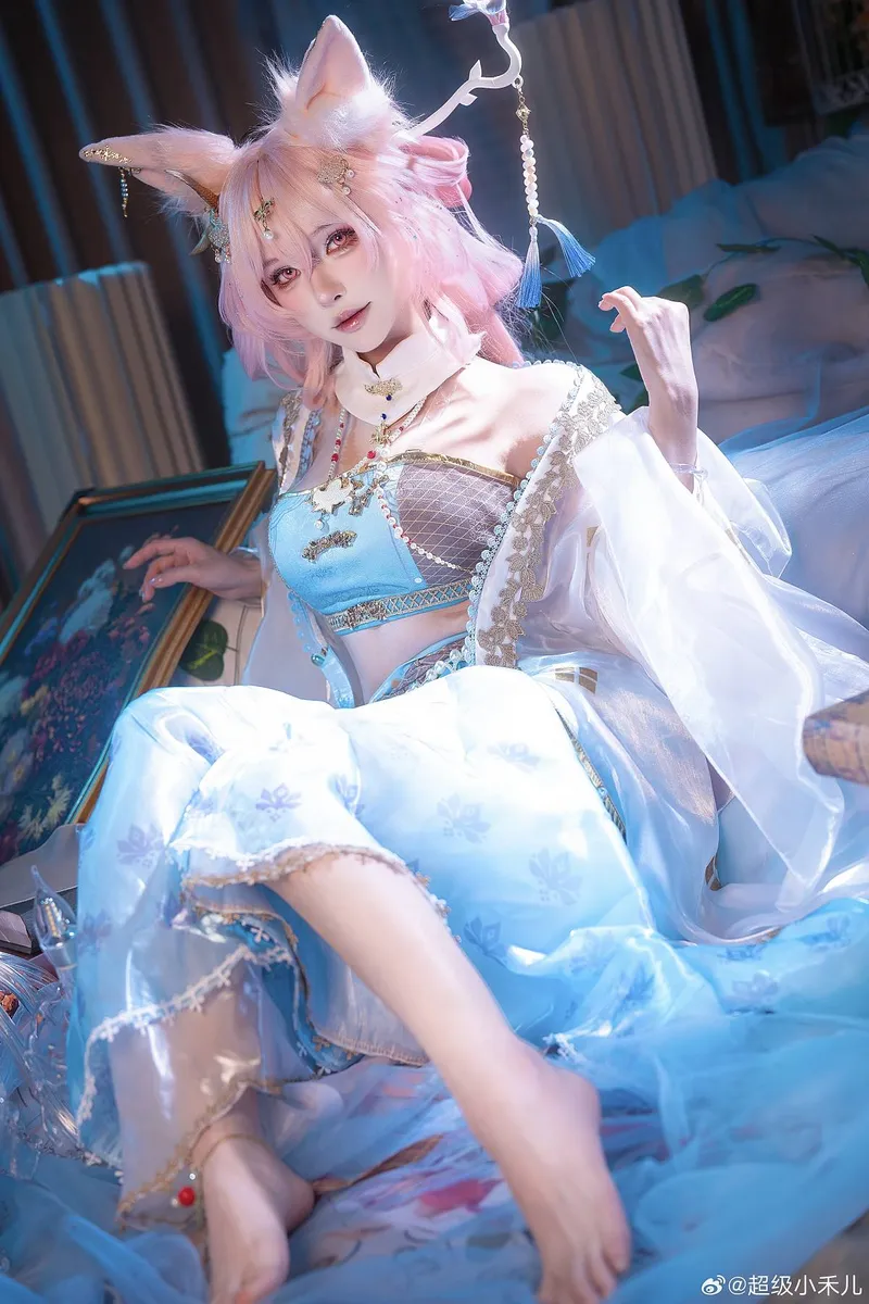 《明日方舟》鸿雪cosplay-妆造精致气质绝美展现