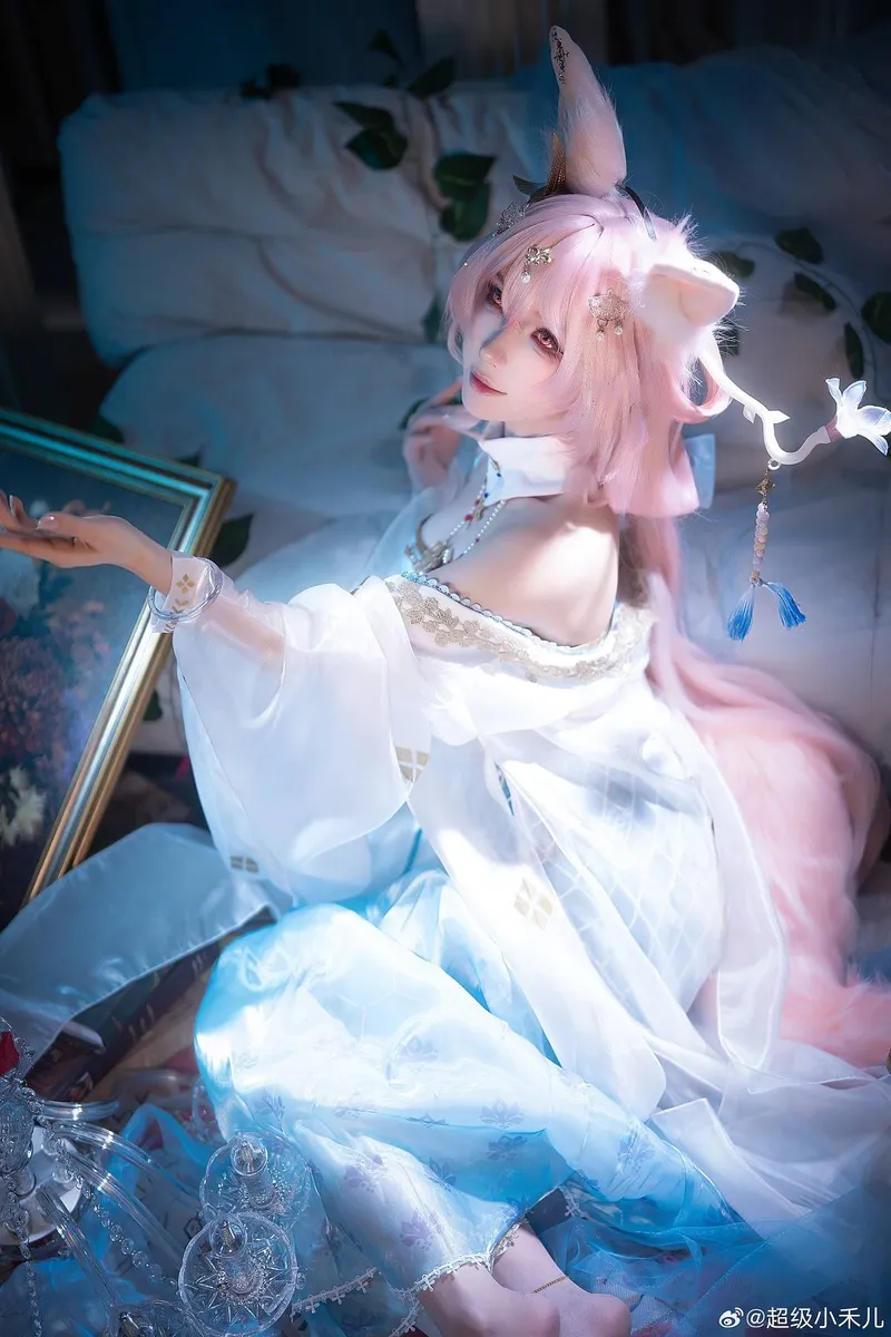 《明日方舟》鸿雪cosplay