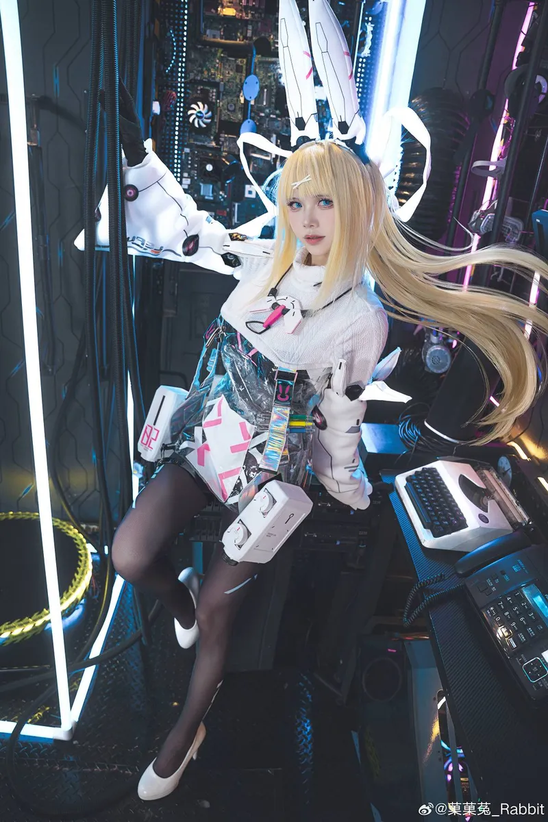 赛博场景炫酷拉满-「交错战线」莉普斯cosplay展示