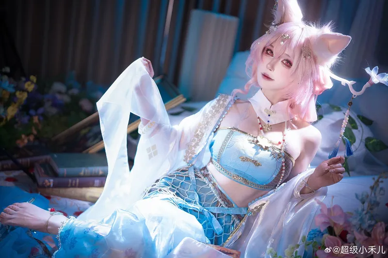 《明日方舟》鸿雪cosplay