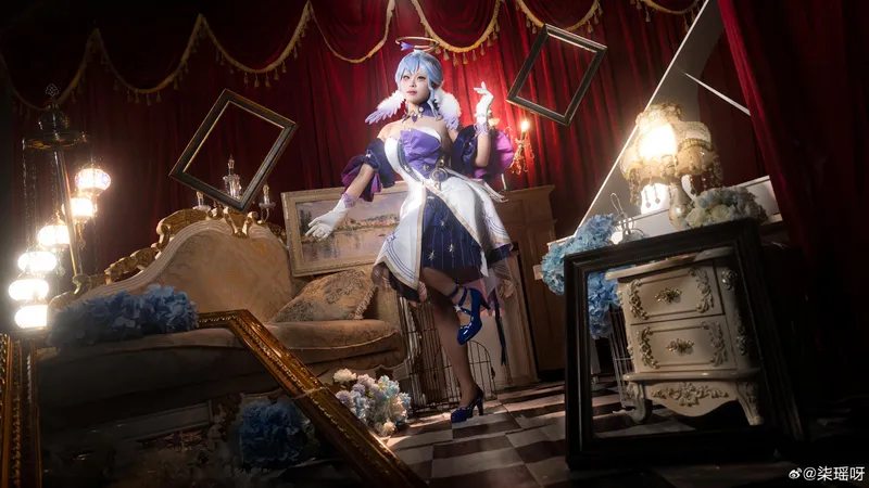 《崩坏星穹铁道》知更鸟Cosplay展示