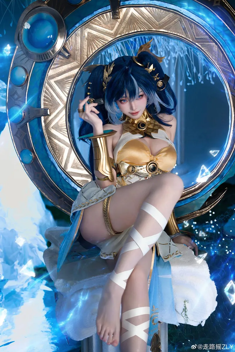 《鸣潮》尤诺cosplay惊艳亮相