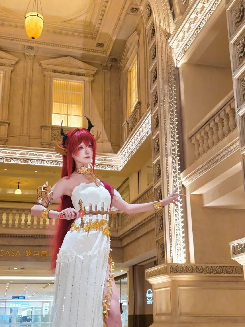 《明日方舟》史尔特尔cosplay展示