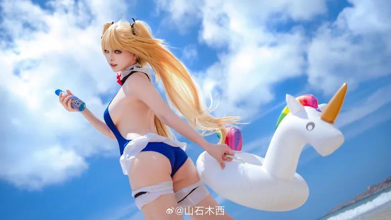 《碧蓝航线》玛莉萝丝Cosplay展示