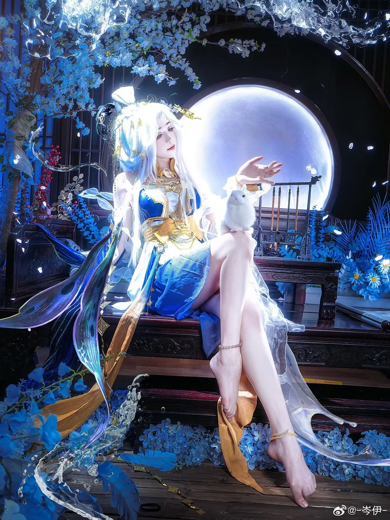 《王者荣耀》嫦娥cosplay展示