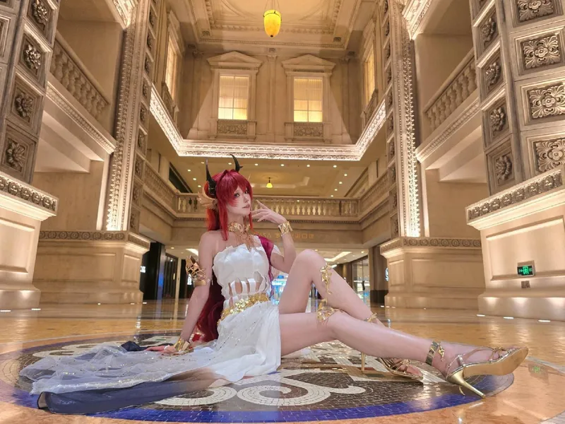 《明日方舟》史尔特尔cosplay展示