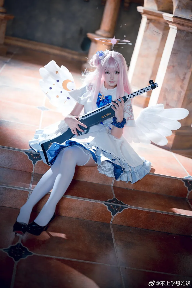 《蔚蓝档案》圣园未花cosplay展示