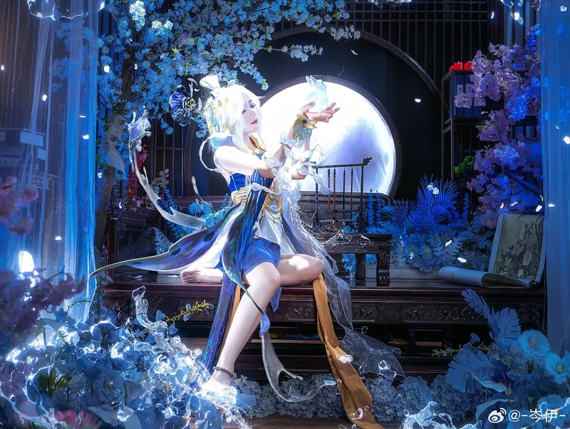 《王者荣耀》嫦娥cosplay展示