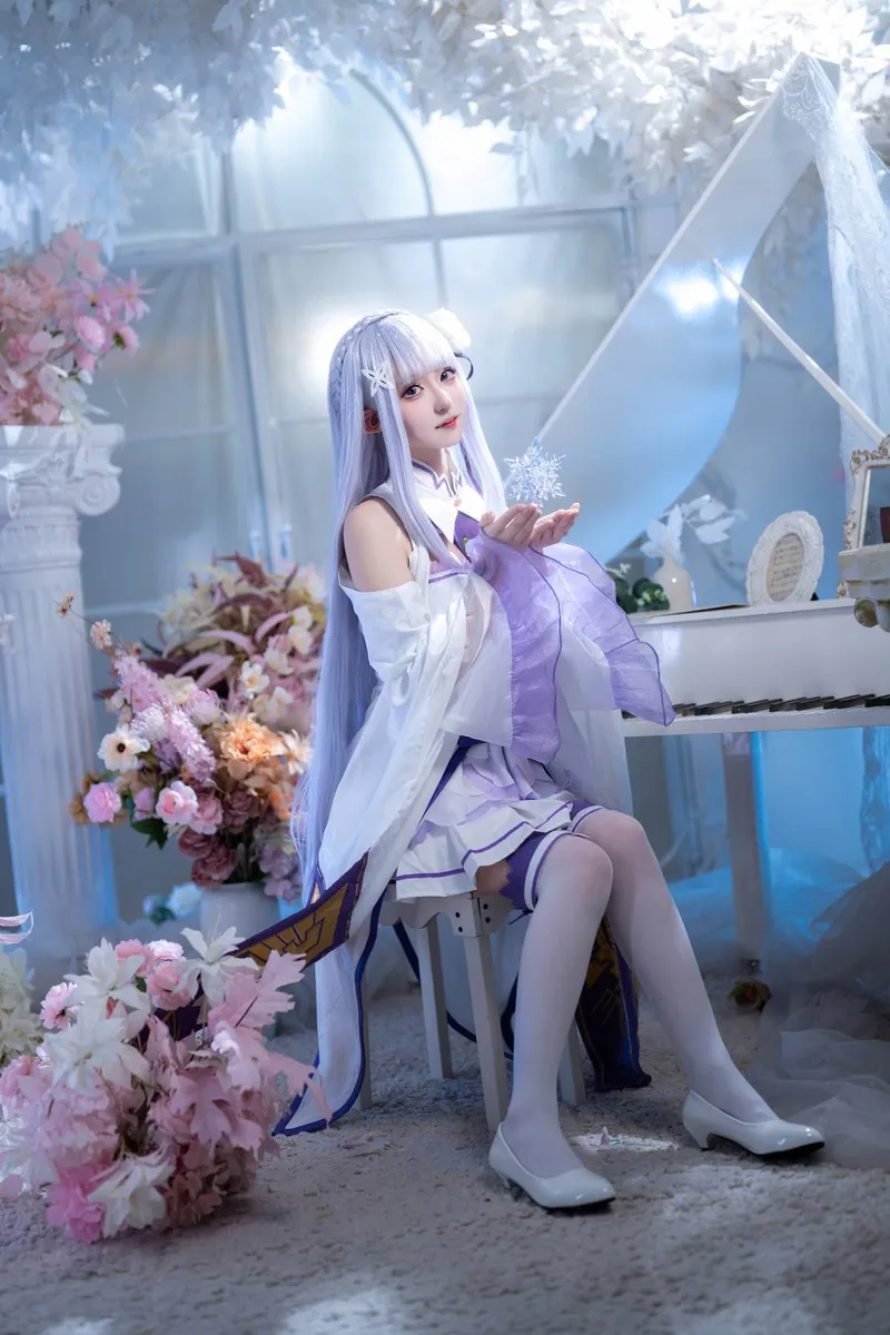 《Re:从零开始的异世界生活》爱蜜莉雅Cosplay展示