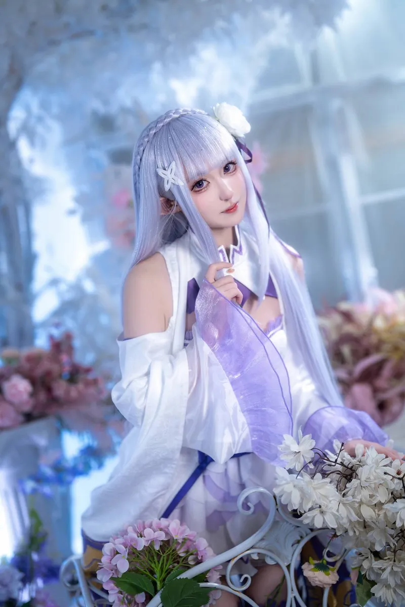 《Re:从零开始的异世界生活》爱蜜莉雅Cosplay展示