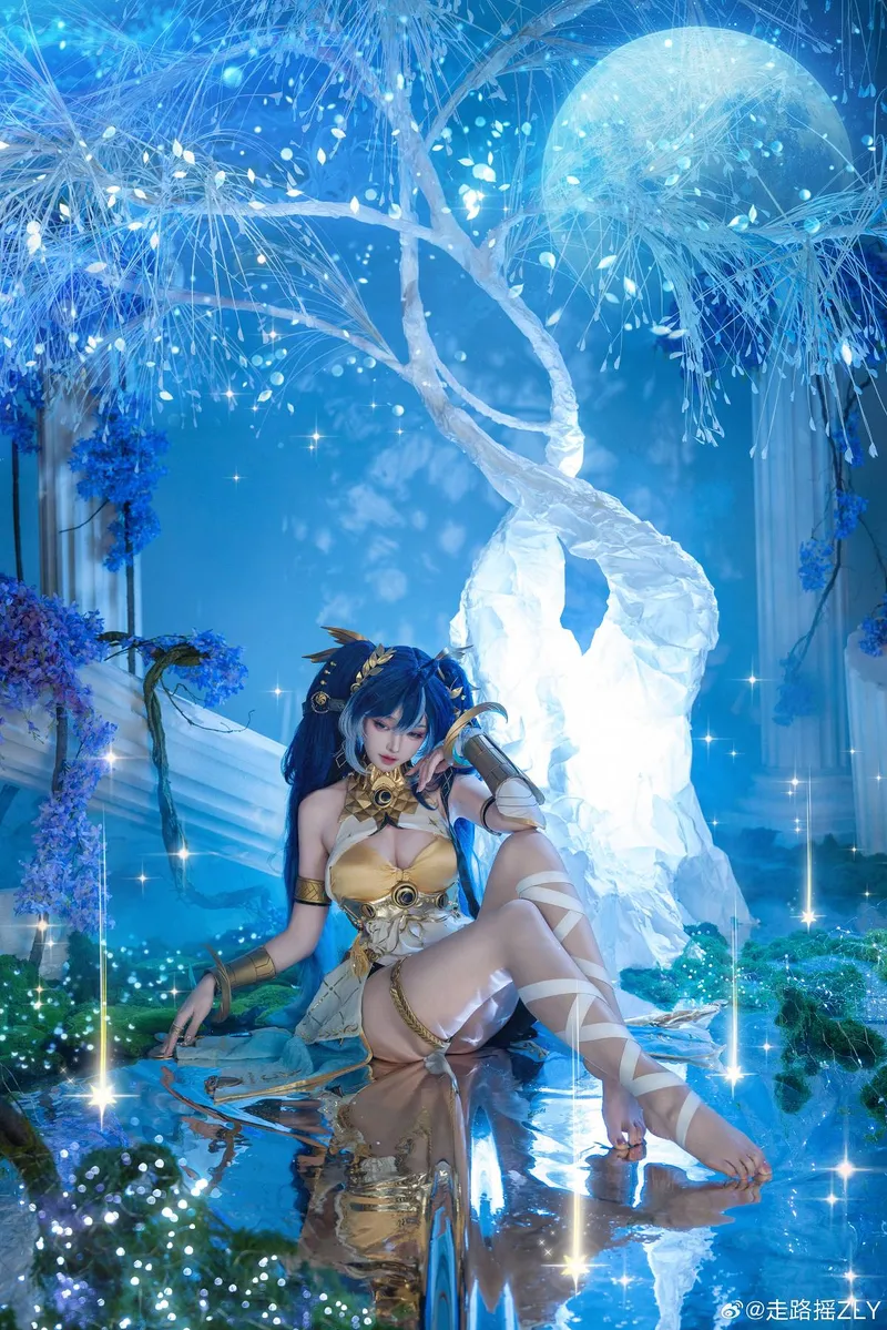 《鸣潮》尤诺cosplay惊艳亮相