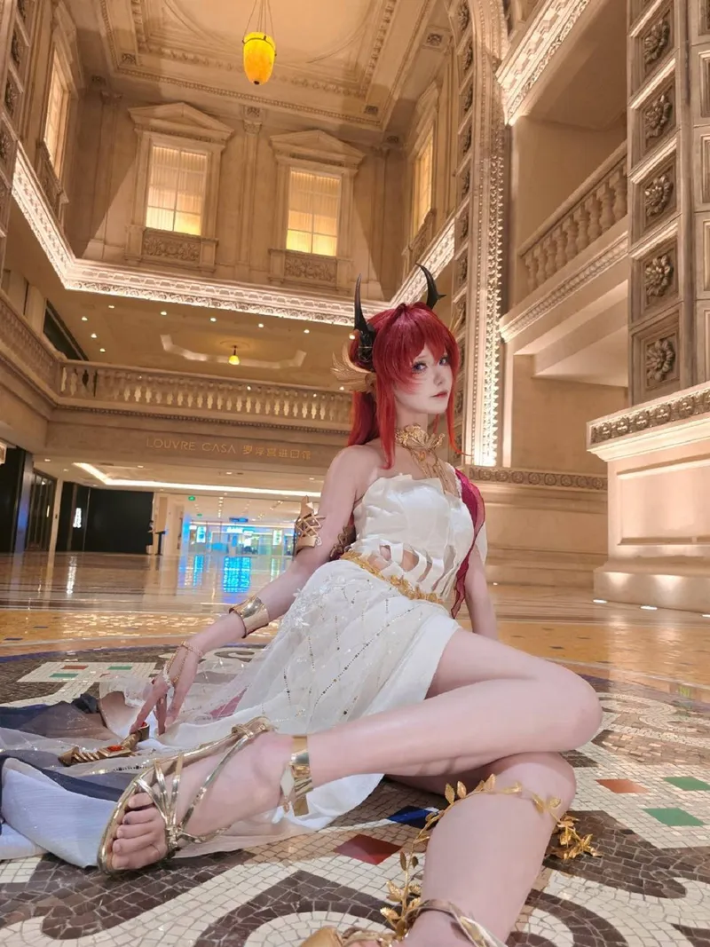 《明日方舟》史尔特尔cosplay展示