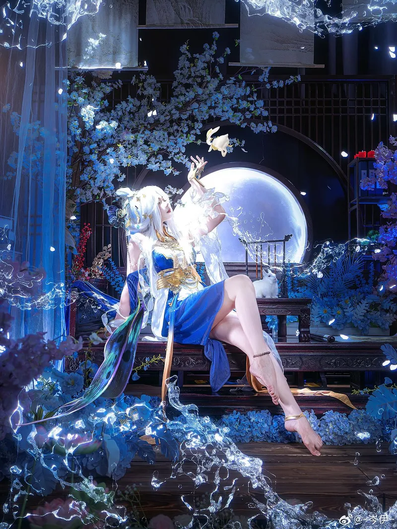 《王者荣耀》嫦娥cosplay展示