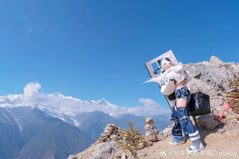 《明日方舟》极光Cosplay展示