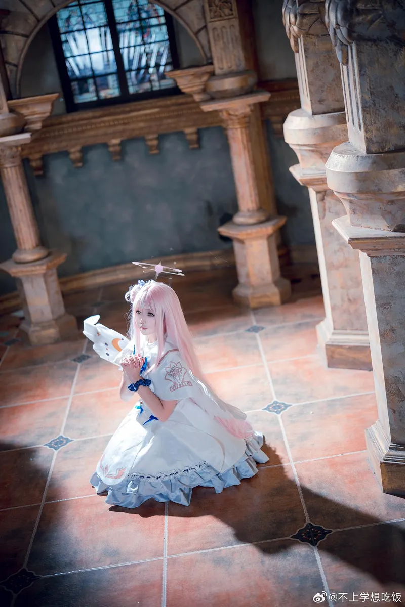 《蔚蓝档案》圣园未花cosplay展示