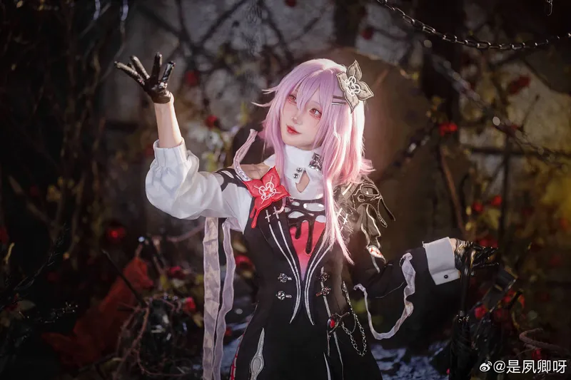 《崩坏星穹铁道》长夜月cosplay展示