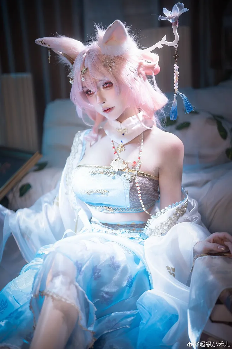 《明日方舟》鸿雪cosplay