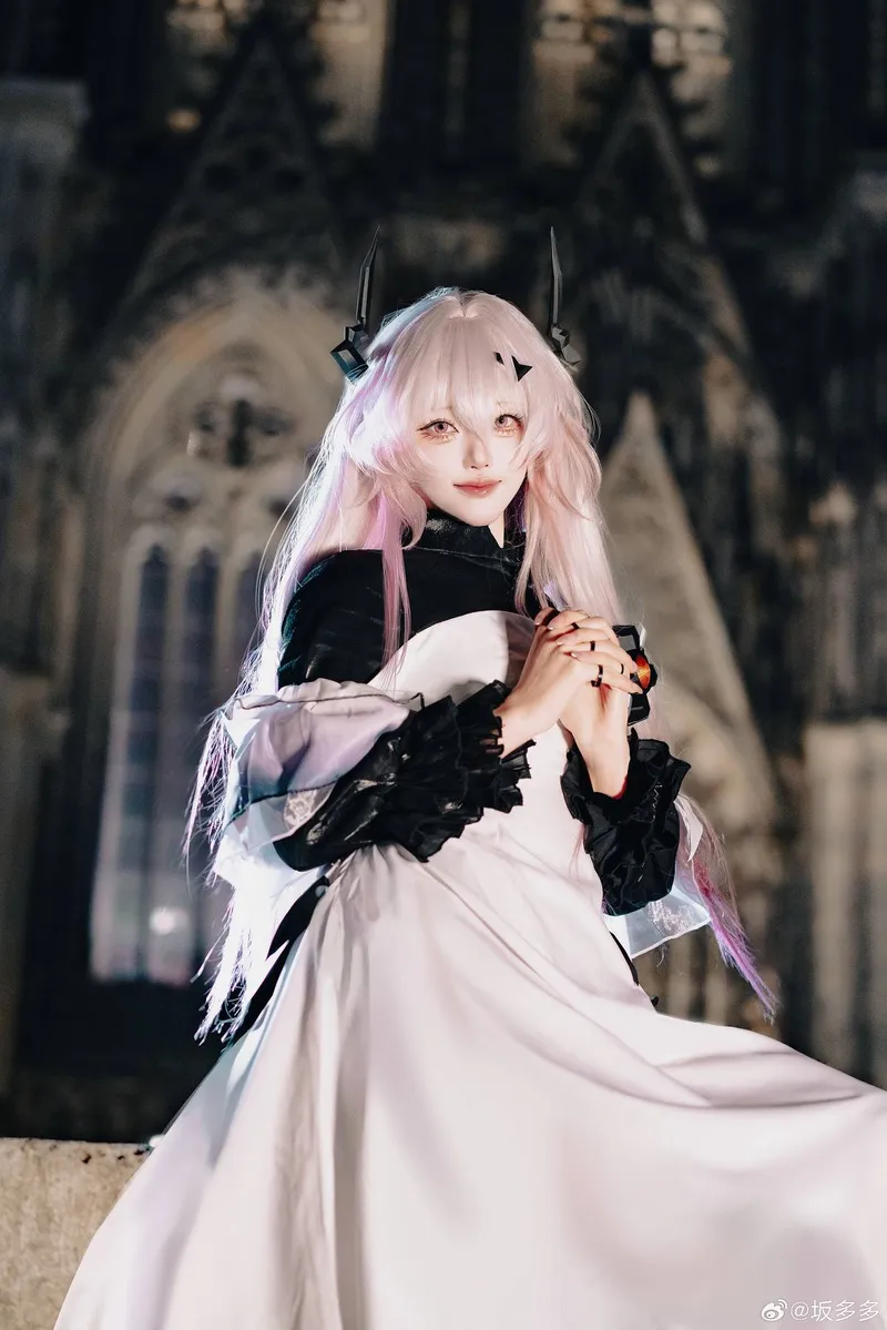 《明日方舟》特蕾西娅cosplay展示