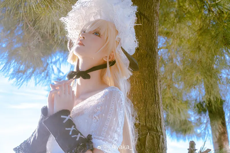 《明日方舟》夜莺Cosplay展示