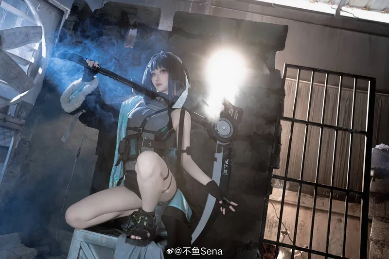 《明日方舟》羽毛笔Cosplay展示